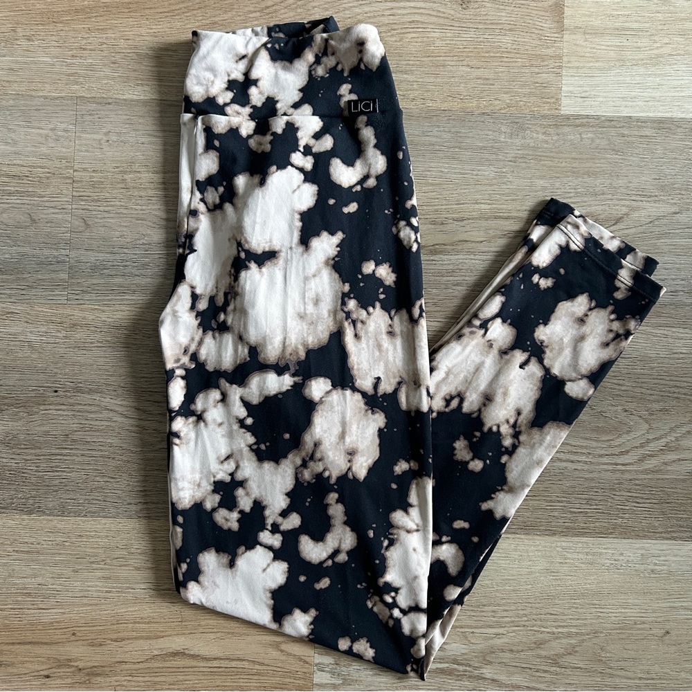 LICIFIT DUALITY V-CUT SCRUNCH LEGGING